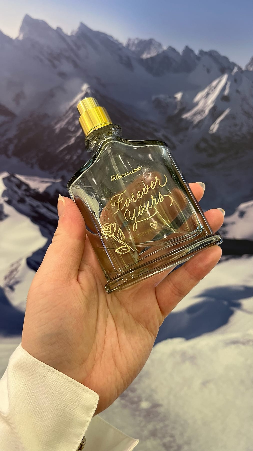 Flacon Creed gravé Forever Yours, décor de montagne